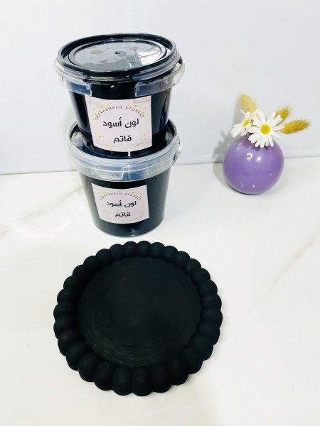 لون اسود قاتم