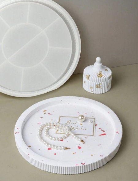 قالب صنية دائرية مع حواف مخططة  23 سم